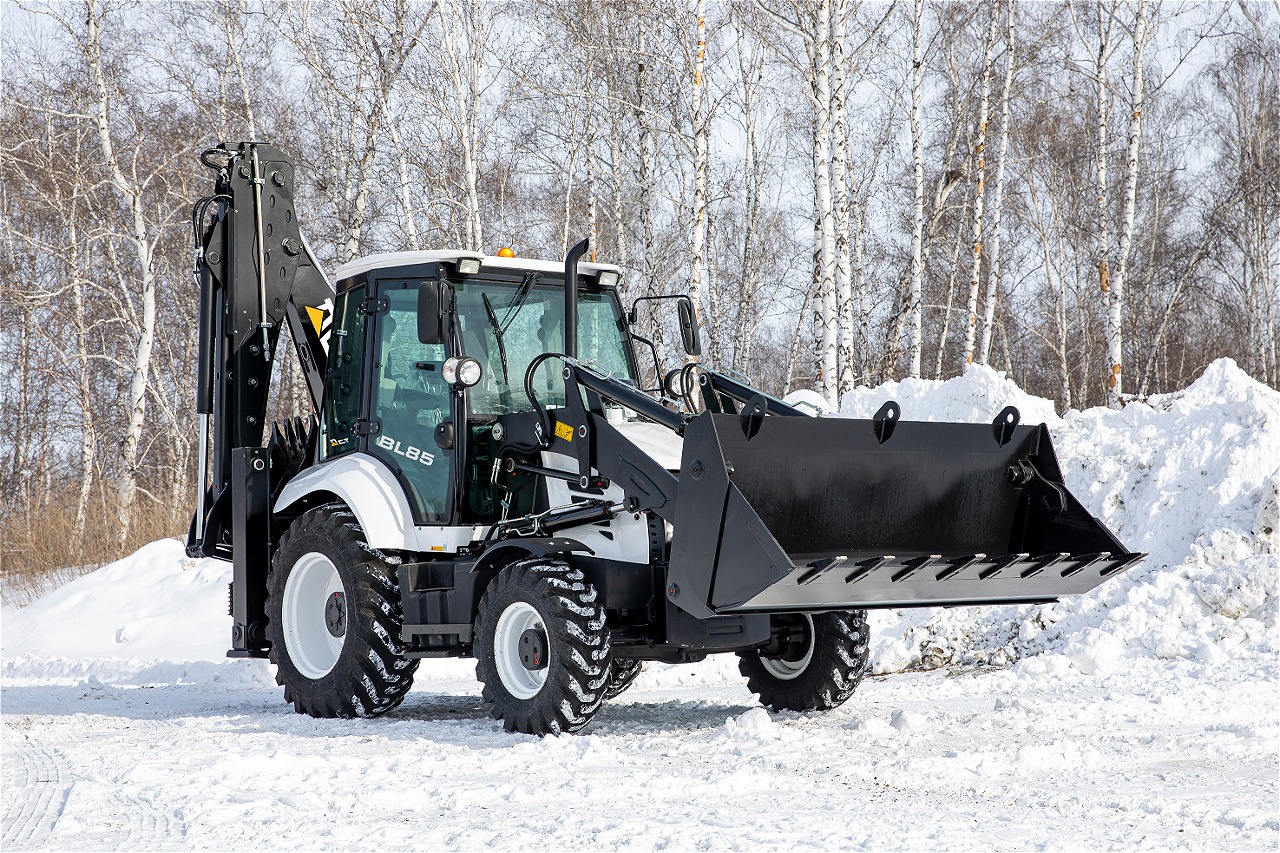 Экскаватор-погрузчик BL85