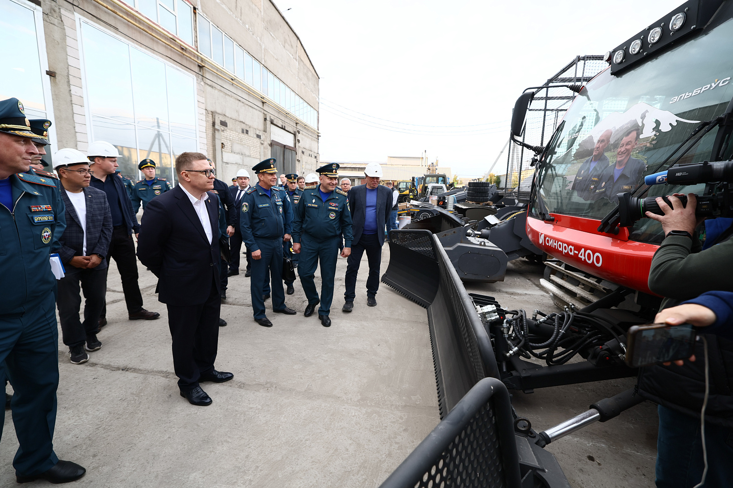 Министр РФ по делам ГО и ЧС и губернатор Челябинской области на ДСТ-УРАЛ