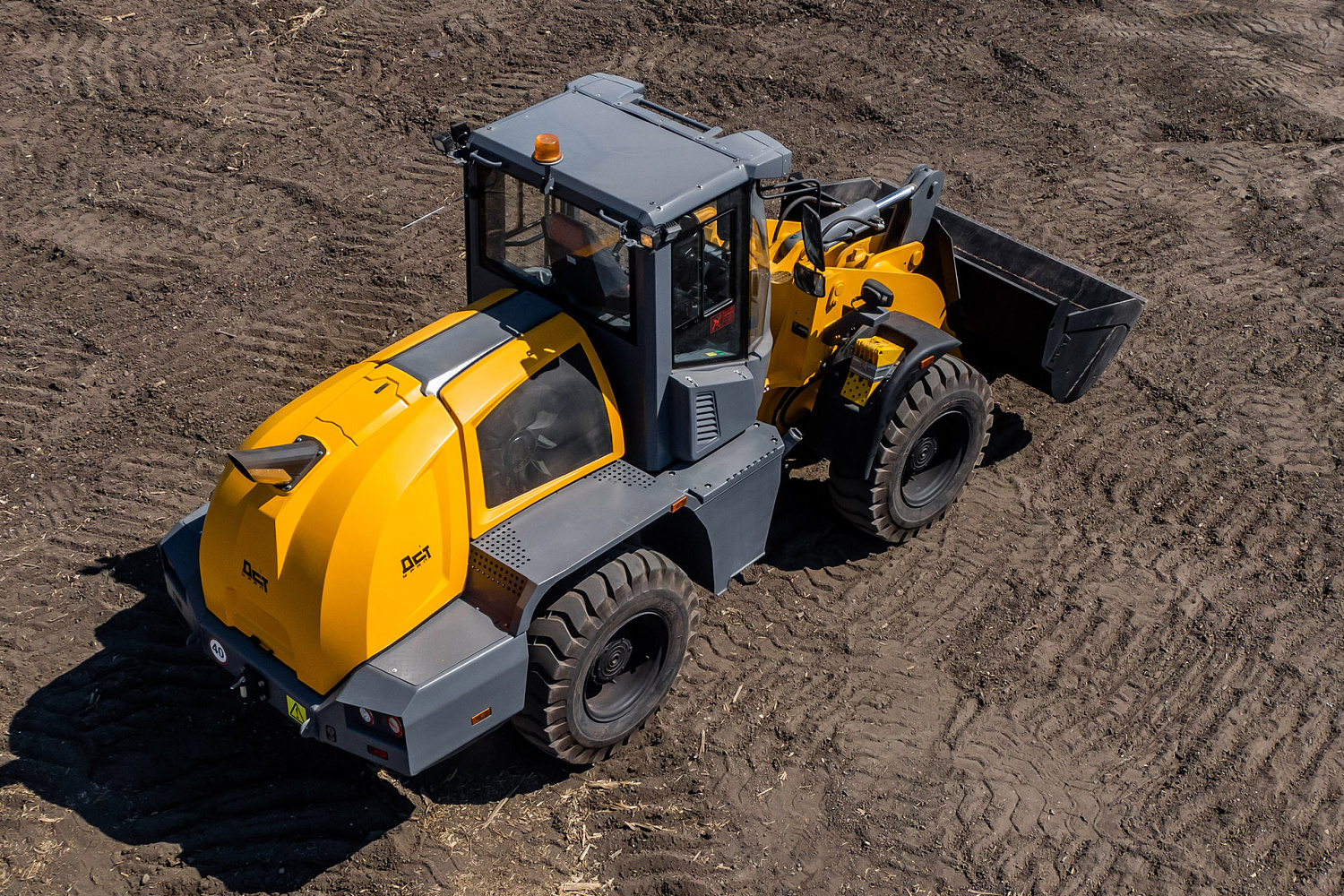 Колесный погрузчик L440