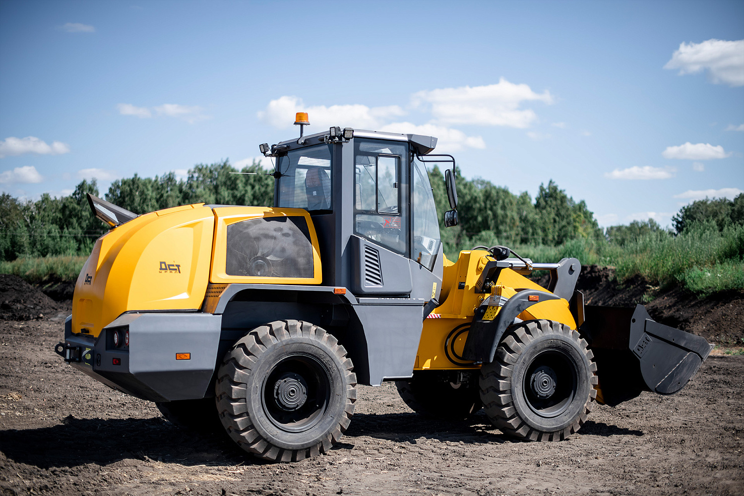 Колесный погрузчик L440