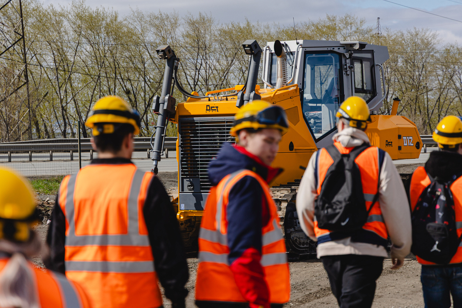 ДСТ-УРАЛ встречает профориентационную экскурсию для 40 челябинских старшеклассников