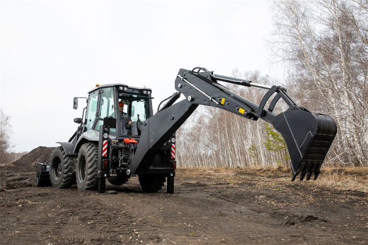 Экскаватор-погрузчик BL85S