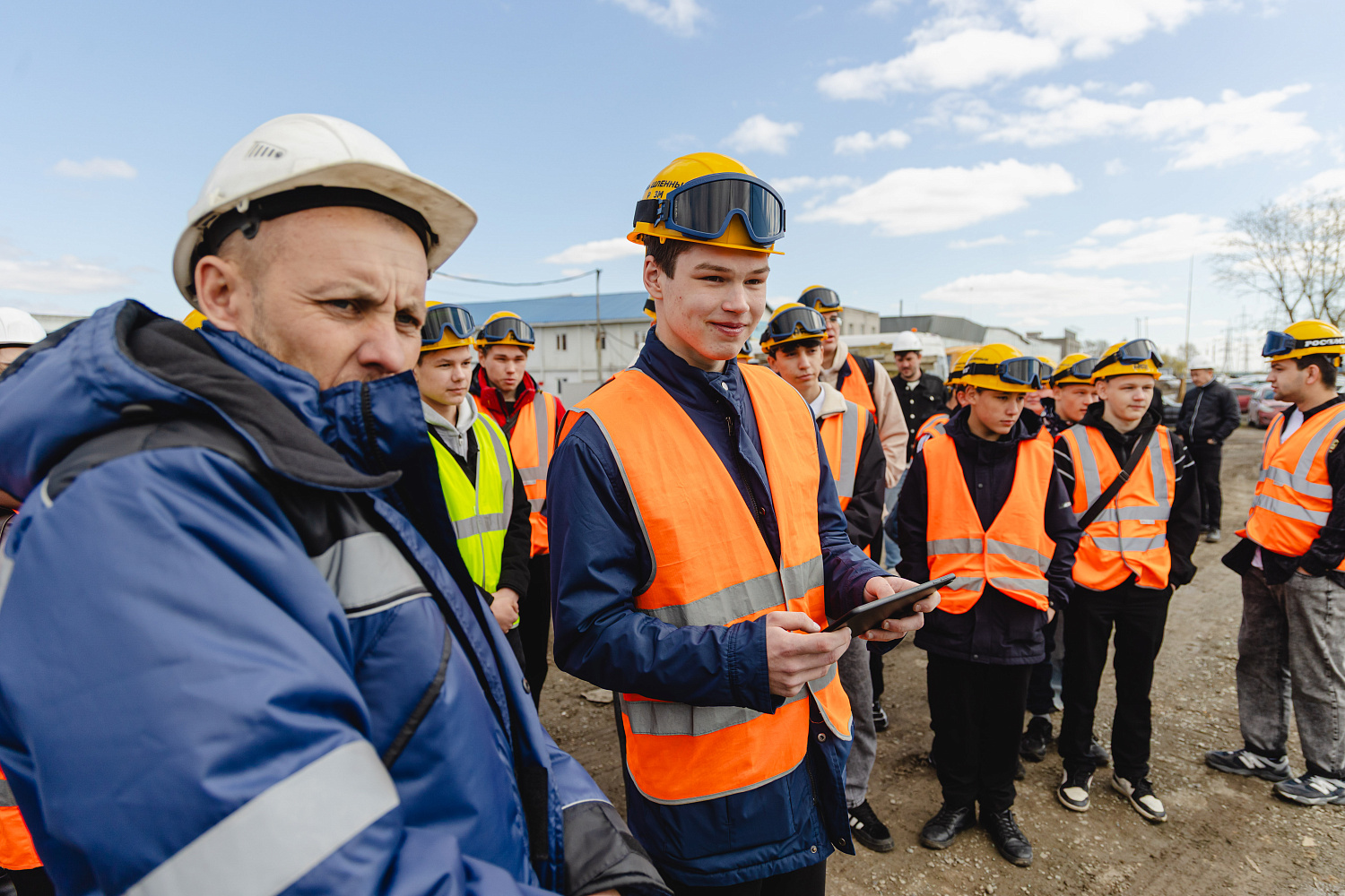 ДСТ-УРАЛ встречает профориентационную экскурсию для 40 челябинских старшеклассников