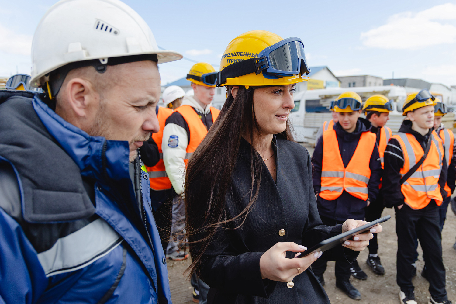 ДСТ-УРАЛ встречает профориентационную экскурсию для 40 челябинских старшеклассников