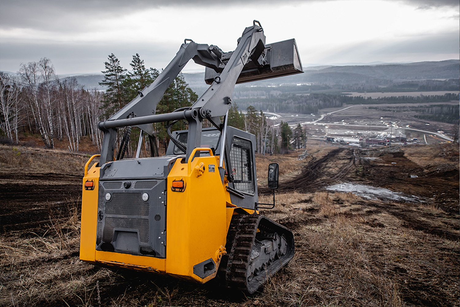 Гусеничный погрузчик ПГ20