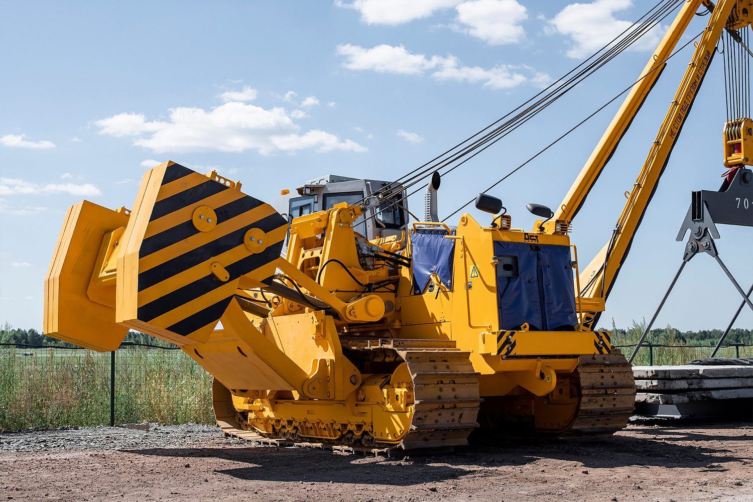 Трубоукладчик PL250