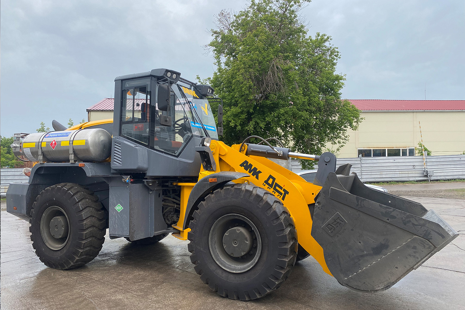 Колесный погрузчик П465