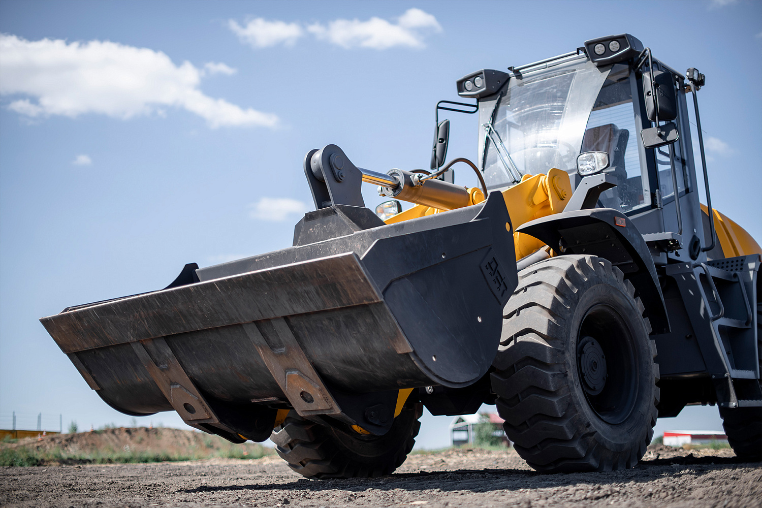 Колесный погрузчик L430