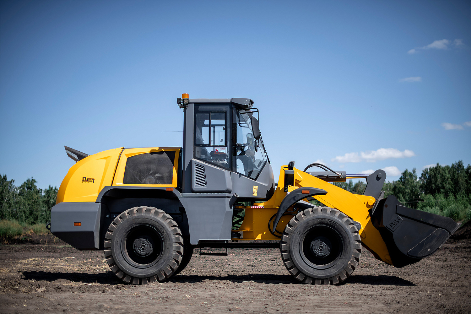 Колесный погрузчик L440