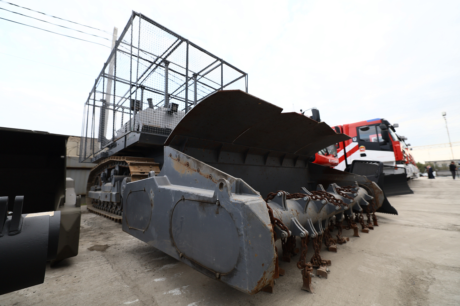 Министр РФ по делам ГО и ЧС и губернатор Челябинской области на ДСТ-УРАЛ