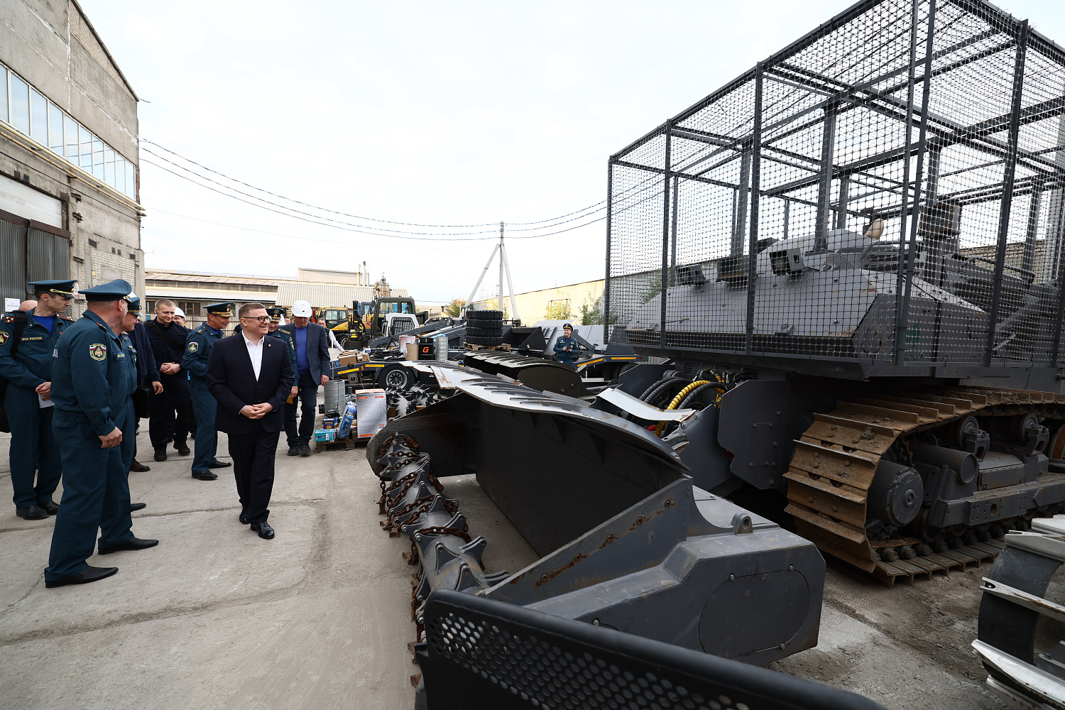 Министр РФ по делам ГО и ЧС и губернатор Челябинской области на ДСТ-УРАЛ